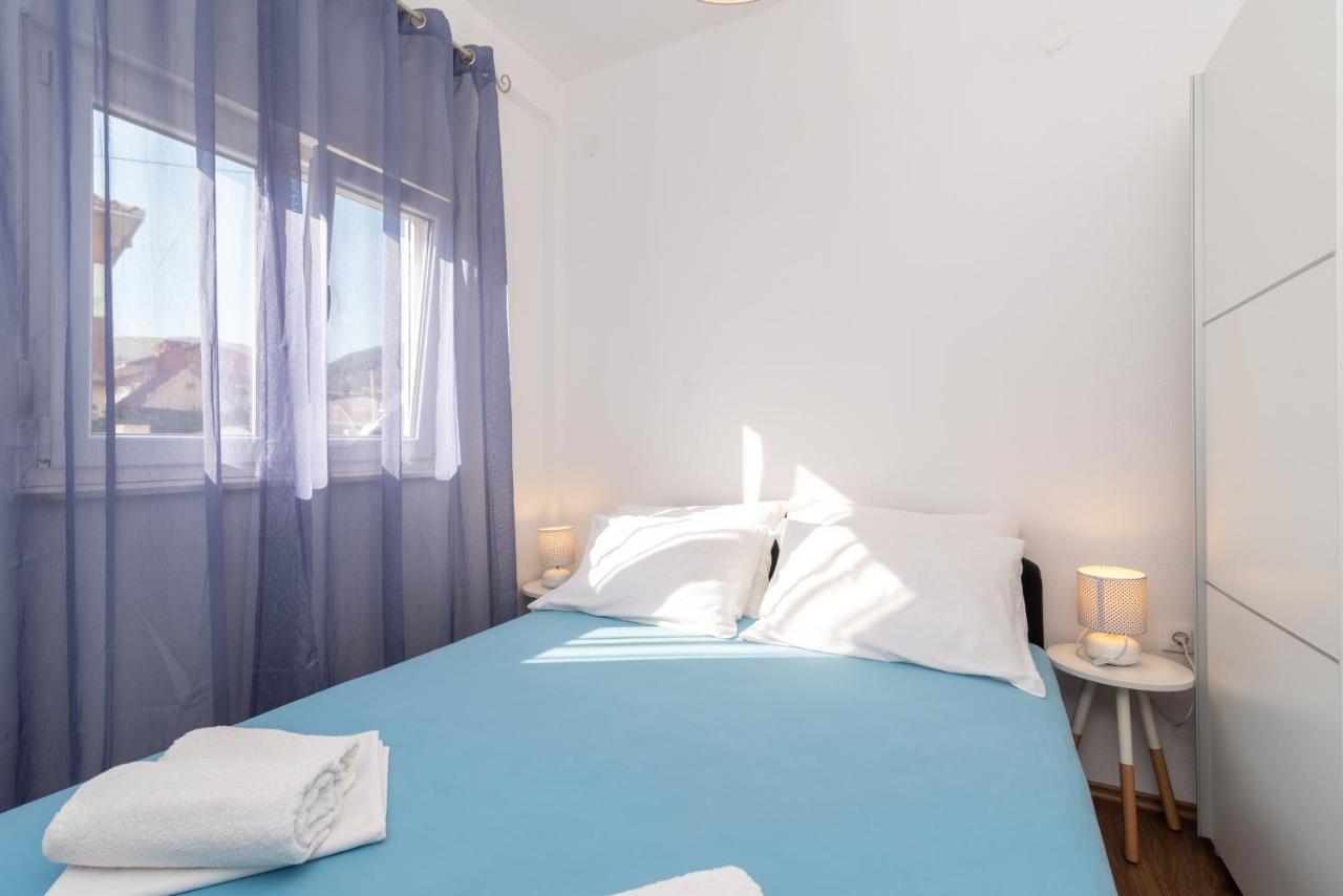 Apartments Bruna Trogir Exterior foto