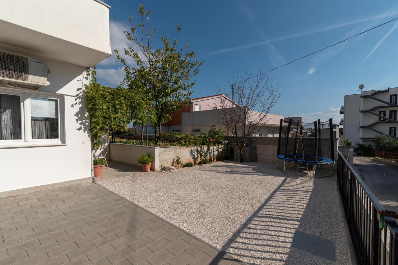 Apartments Bruna Trogir Exterior foto