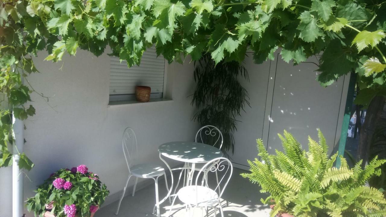 Apartments Bruna Trogir Exterior foto